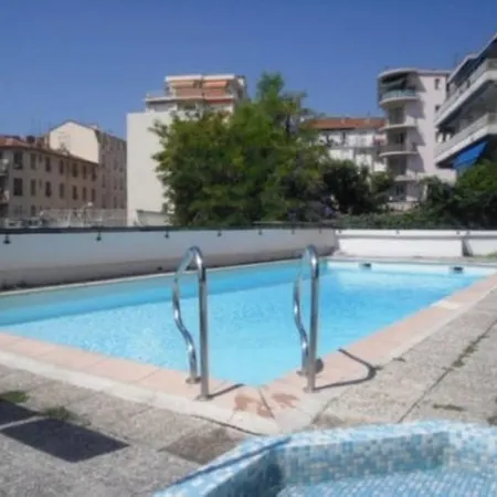 Centre Ville Avec Piscine